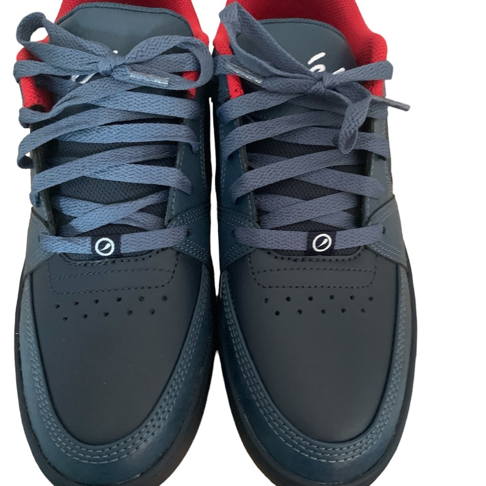 ES Accelerate Slim Men’s Size 9